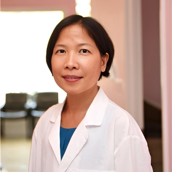 严卫红 (Weihong Yan)